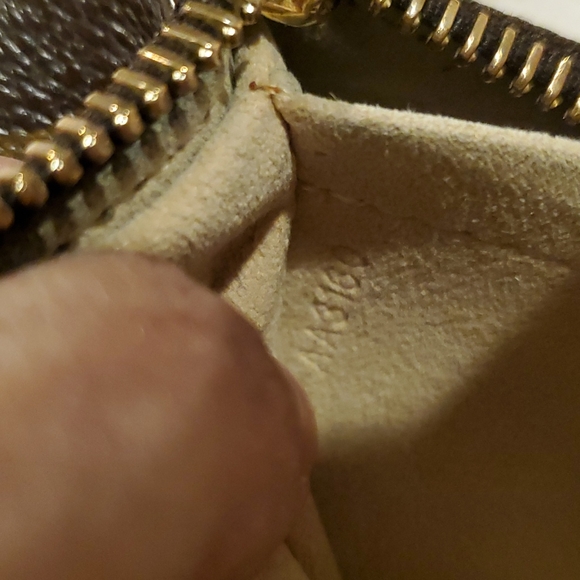 Louis vuitton mini purse - Picture 4 of 8